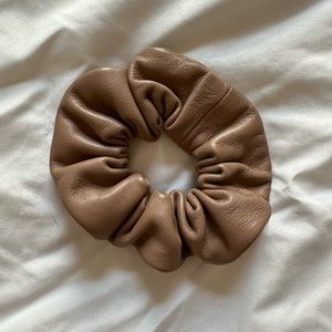 Janessa Leoné Tan/Brown leather scrunchie
